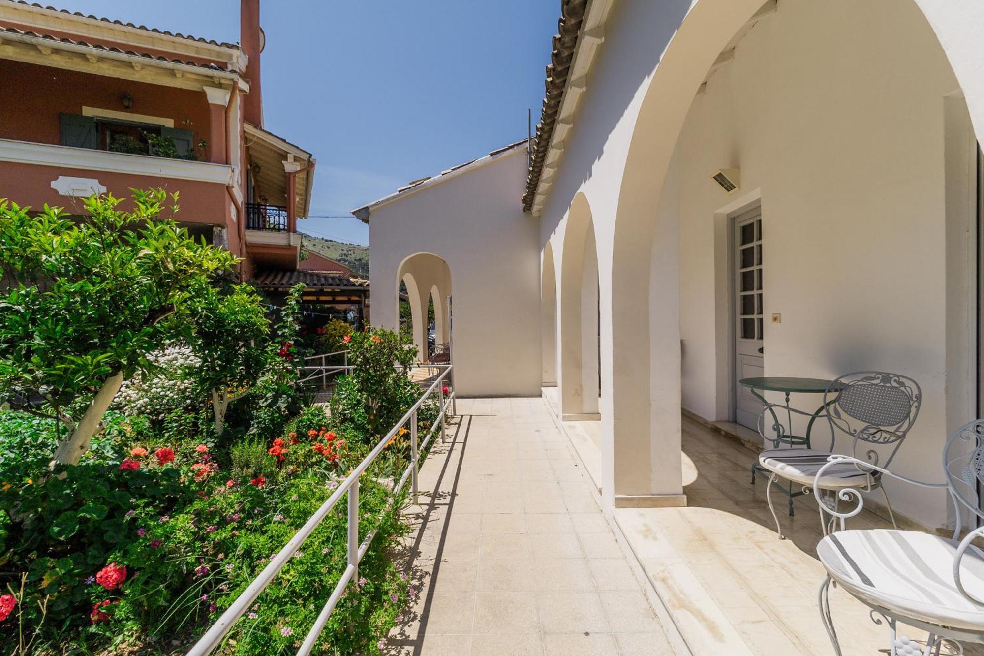 Lena Kassiopi Apartments Exterior foto